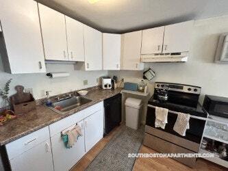 Foto del edificio - 228 W 9th St