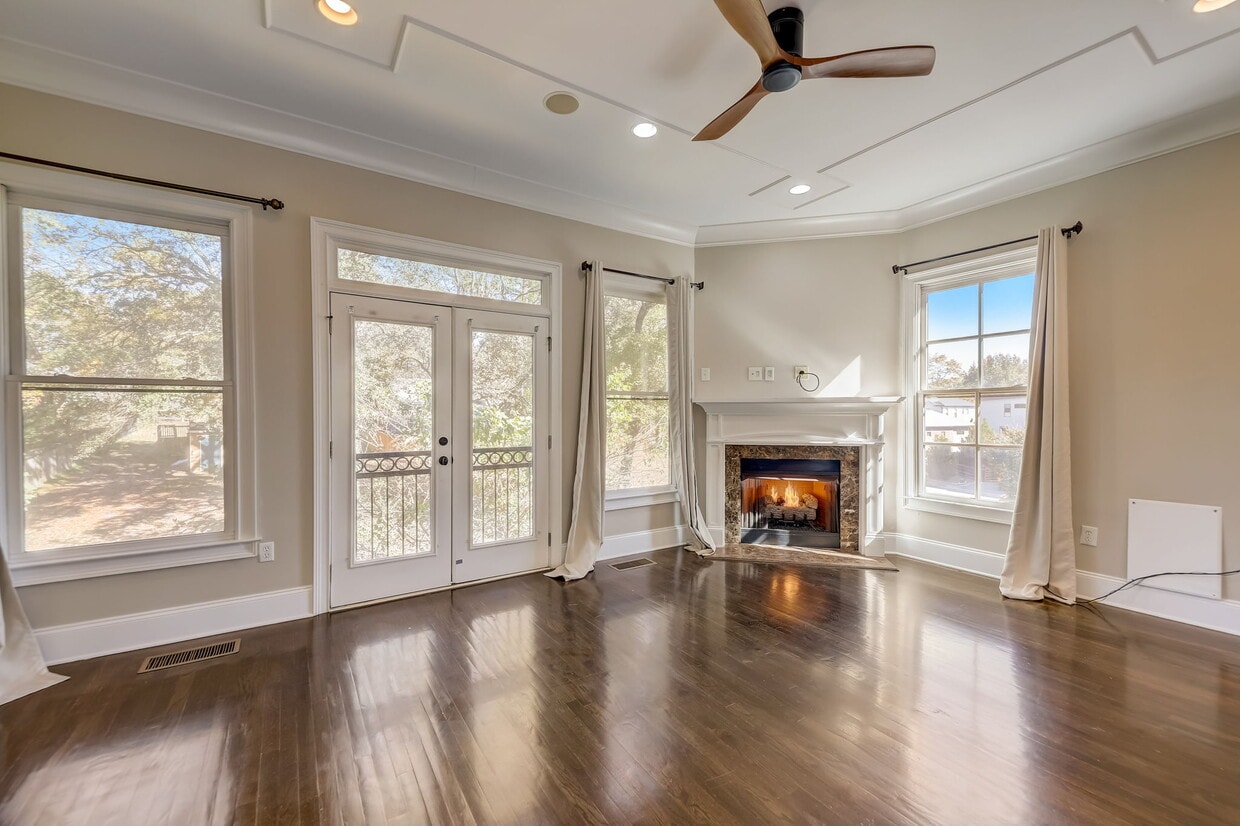 Living Room - 1292 Dahlgren Ln SE