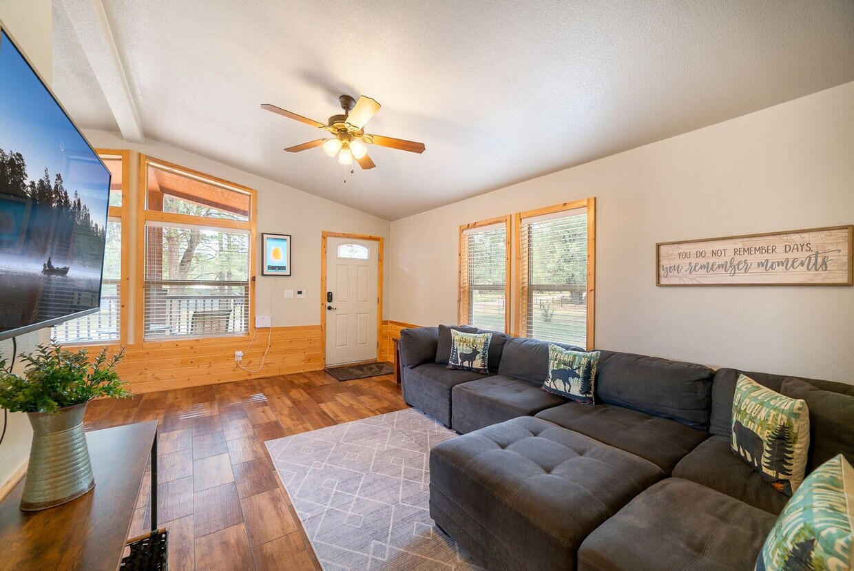 Foto principal - 3223 Old County Rd