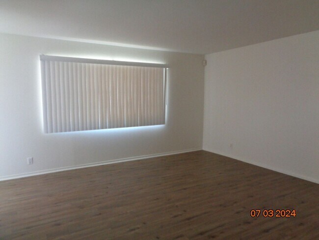 Building Photo - Clean One Story with 1219 sq. ft.
