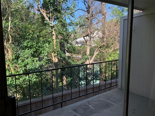 Foto del edificio - 2230 S Piney Point Rd