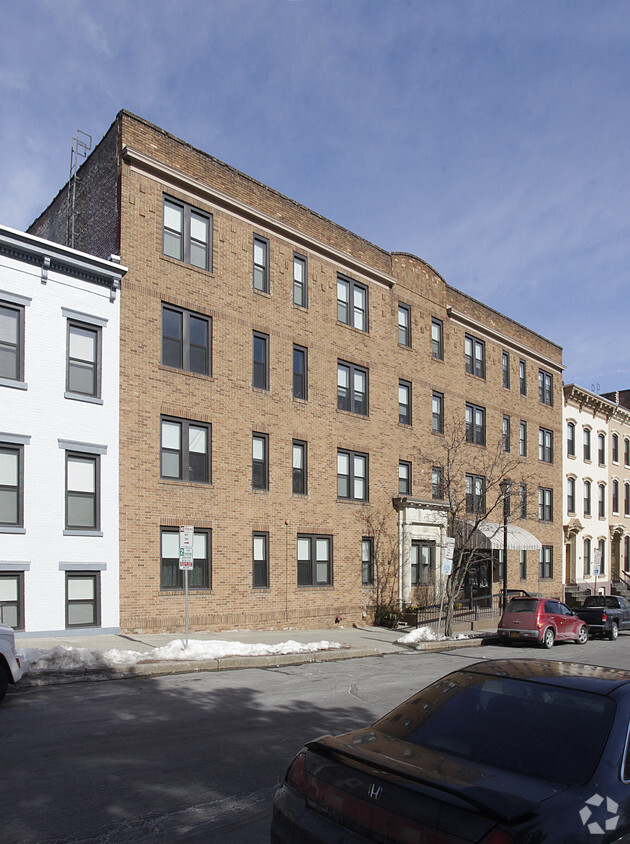 Building Photo - Robinson Square Apartments