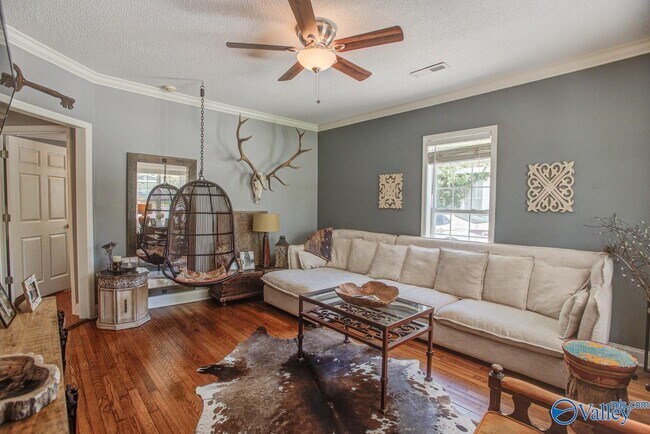 Foto del edificio - 1605 McCullough Ave NE