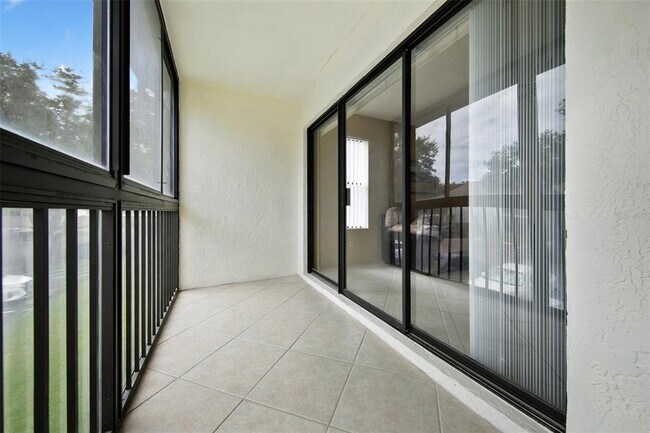 Foto del edificio - 954 Courtyard Ln