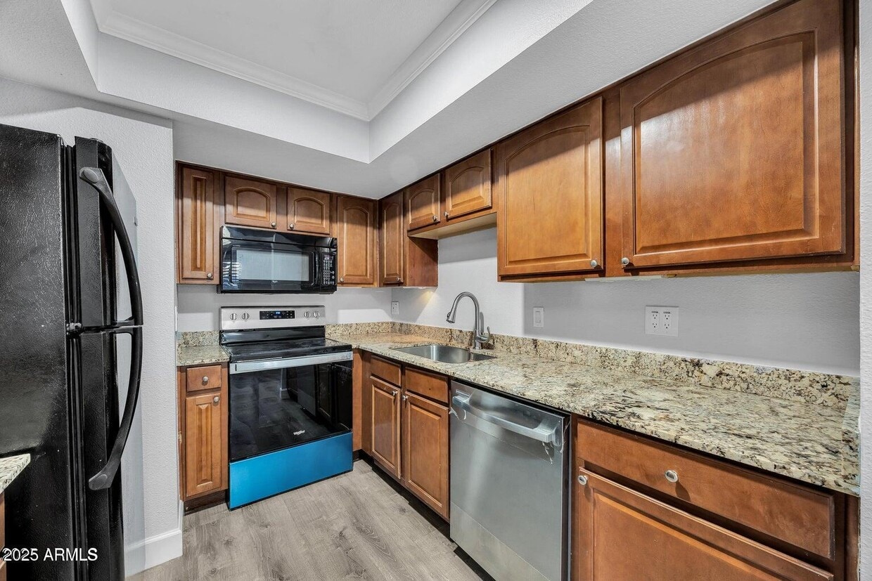 Primary Photo - 3405 W Danbury Dr