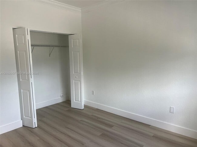 Foto del edificio - 372 NE 26th Pl