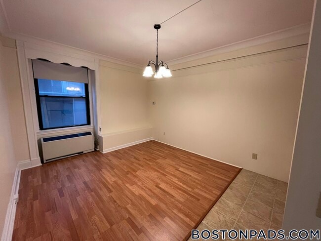 Building Photo - 62 Boylston St