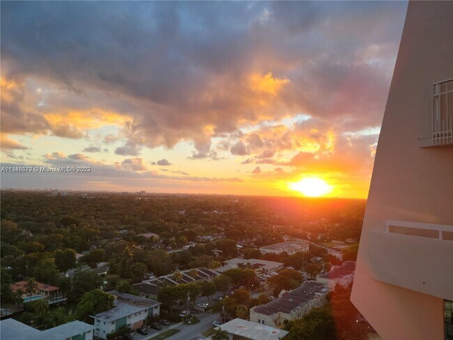 Foto del edificio - 2000 Towerside Terrace