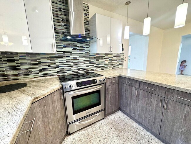 Building Photo - 250 Beacom Blvd
