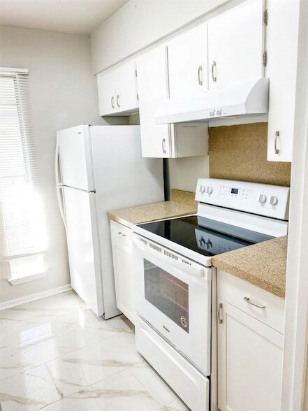 Foto del edificio - 12888 Montfort Dr