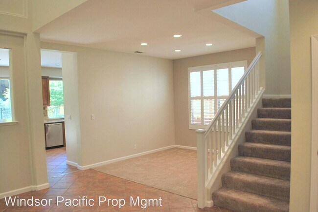 Building Photo - 3 br, 2.5 bath House - 415 Fuchsia Lane
