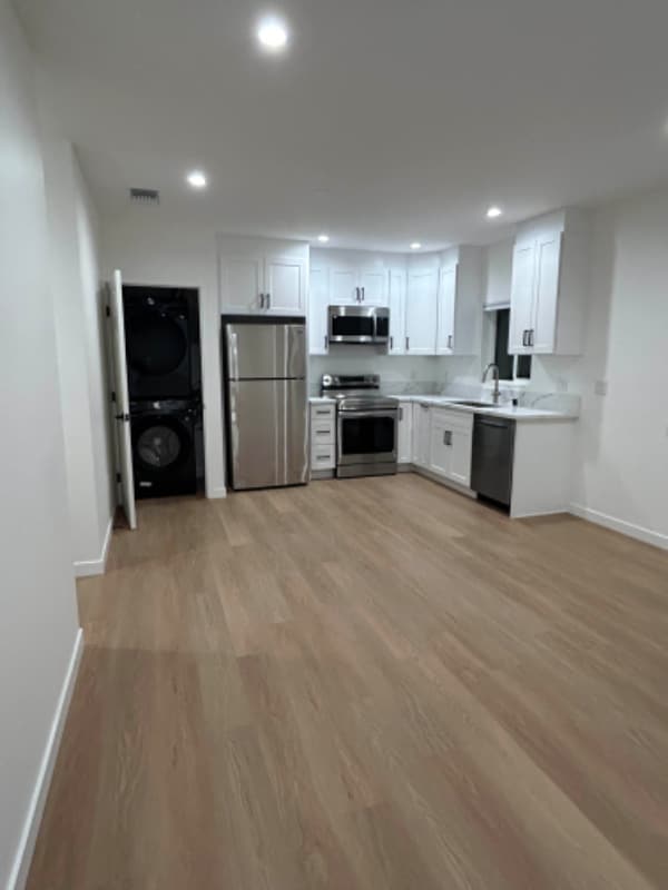 Foto del edificio - 1290 Sawyer Ave