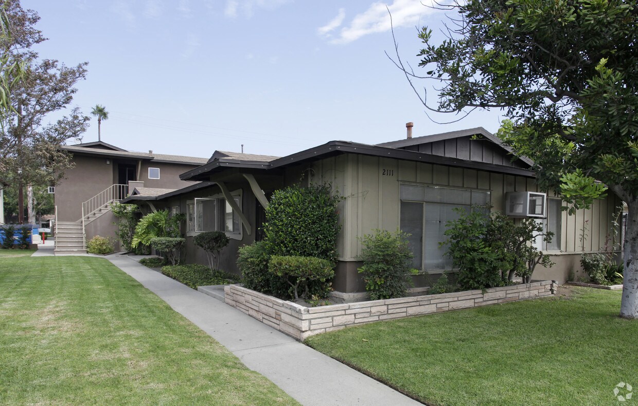 Primary Photo - 2111 W Ball Rd