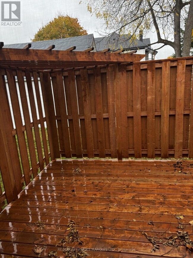 Building Photo - 161 Dominion St N