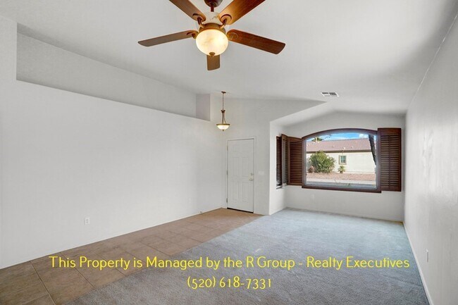 Building Photo - Freshly painted 4 bed, 2 bath