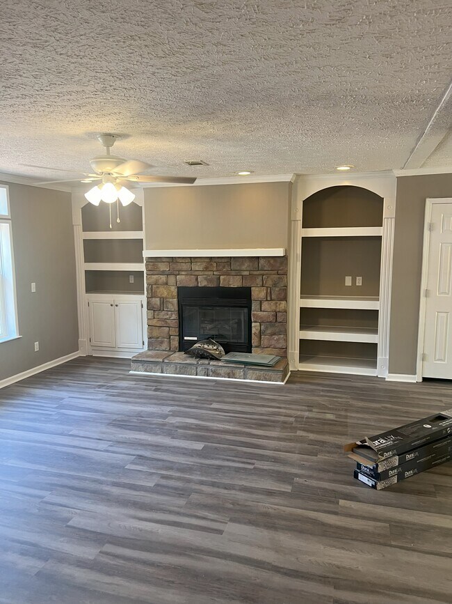 Foto del edificio - 489 Windwood Dr