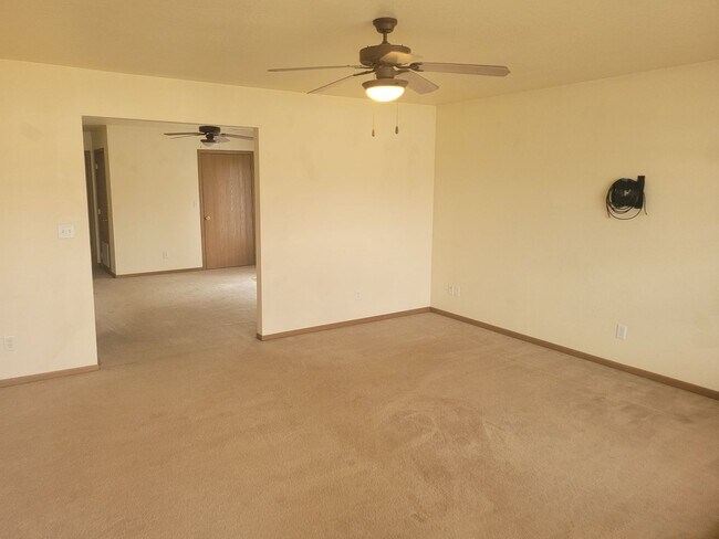Foto del edificio - 16880 Huntington Ln