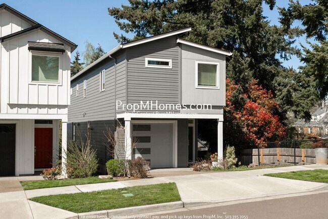 Building Photo - Modern Three Bedroom Home in SW Portland!