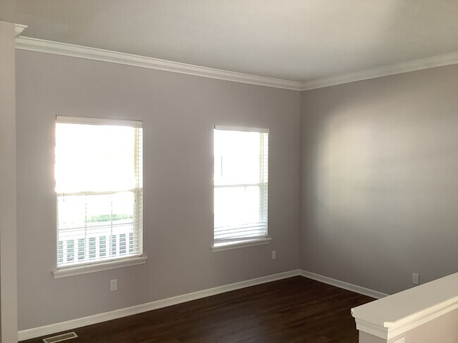 Building Photo - 1006 Balsam Court