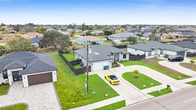 Building Photo - 221 Chiquita Blvd N