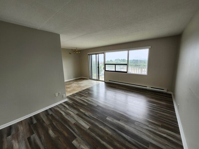 Building Photo - 155 Mystery Lake Dr