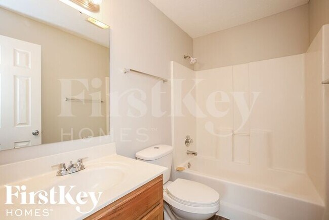Building Photo - 7152 Moon Ct