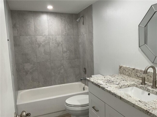 Foto del edificio - 6800 Cypress Rd