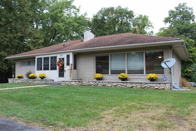 Building Photo - 411 Wooster Rd