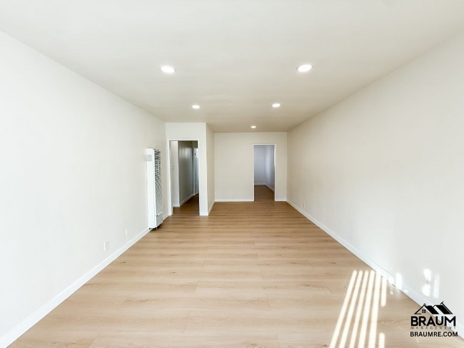 Building Photo - 7333 Woodman Ave