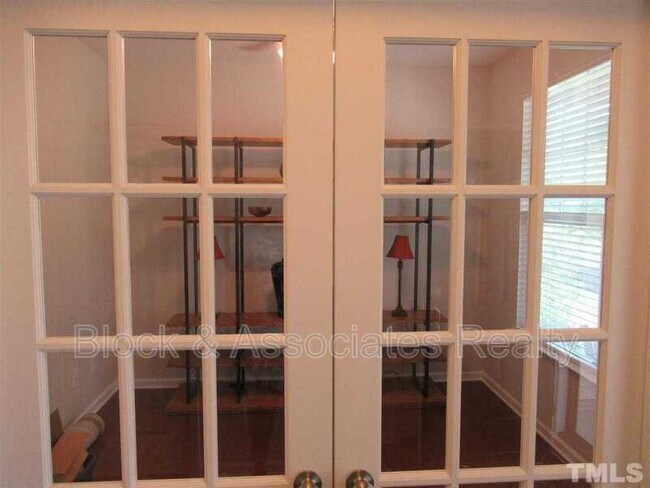 Building Photo - 429 Walsenburg Dr