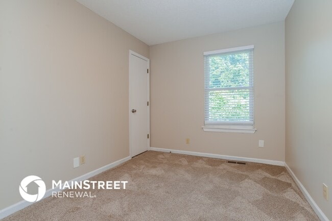 Building Photo - 102 S Janell Dr