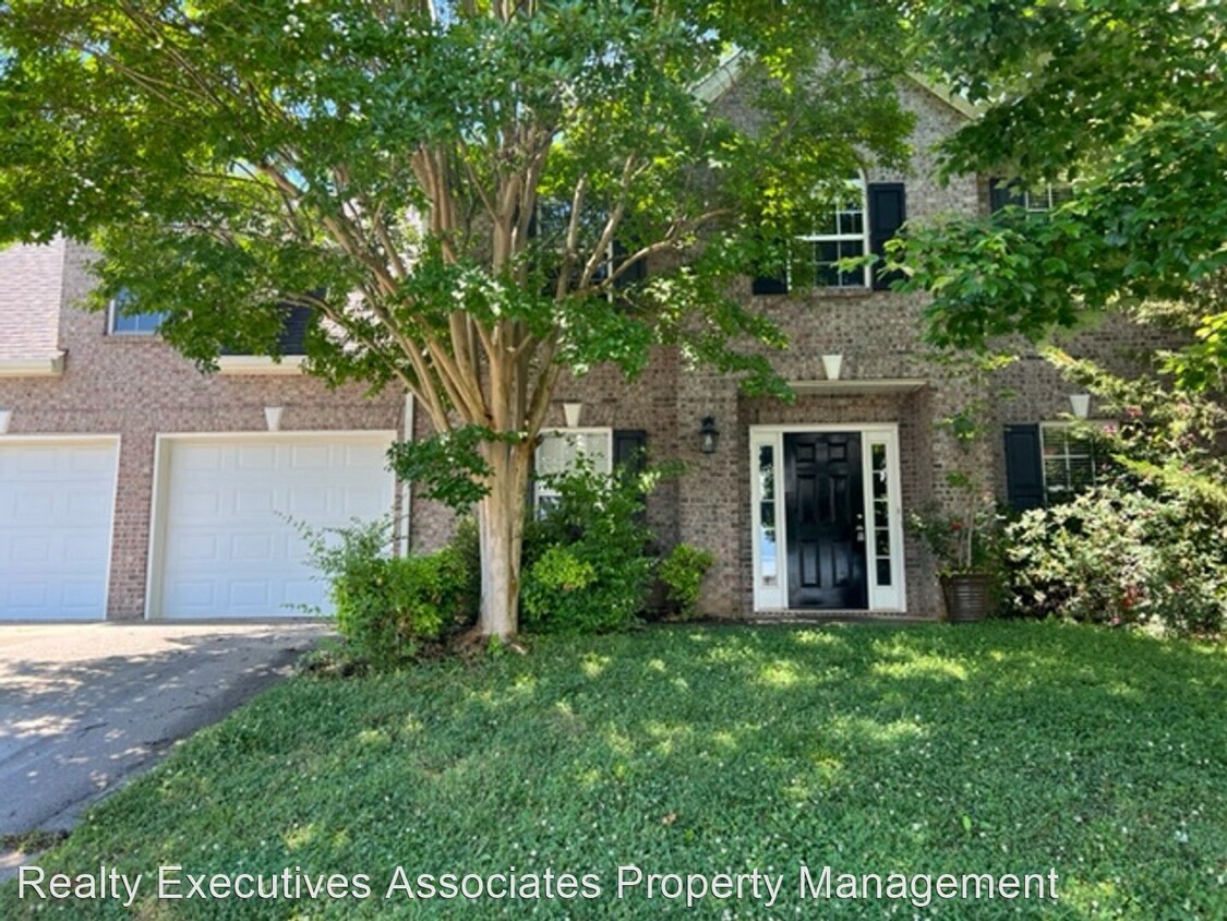 4 br, 2.5 bath House - 1515 Caribou Lane Photo