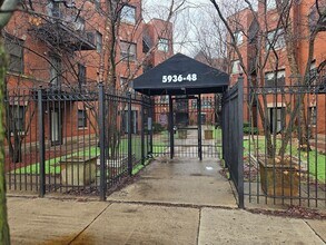 Building Photo - 5948 S King Dr