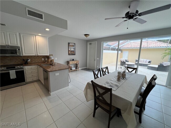 Foto del edificio - 6084 Islandwalk Blvd