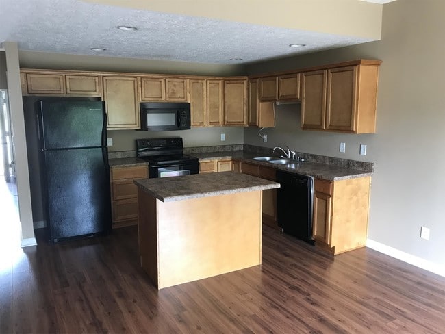 Building Photo - 530 Village Creek Dr