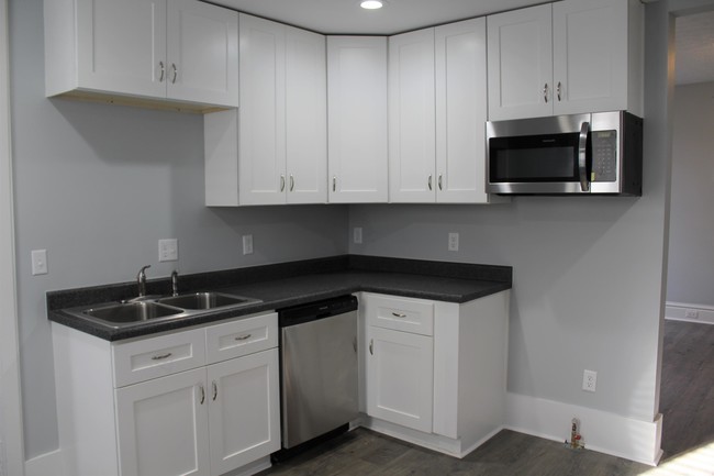 Building Photo - 839 Gilbert St
