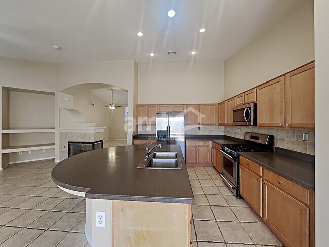 Foto del edificio - 3415 W Hammer Ln