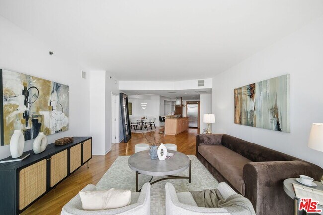 Foto del edificio - 13650 Marina Pointe Dr