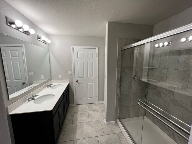 Building Photo - Elegant home in Davis Ranch- 4 Bedroom/ 3 Bathroom