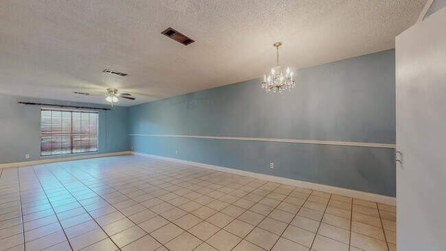 Foto del edificio - 349 Pinchback Rd
