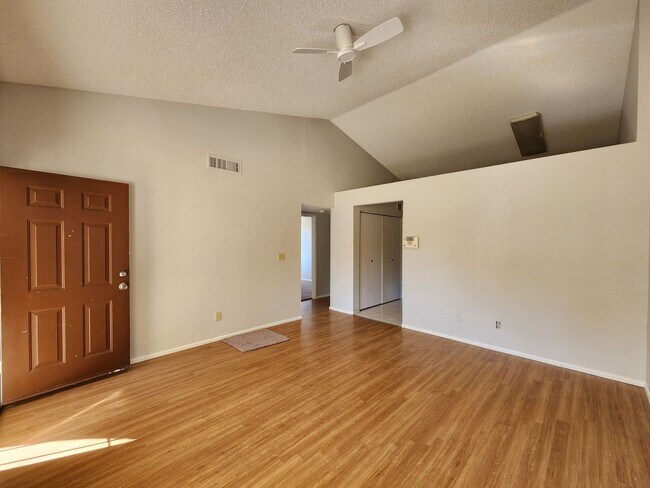 Building Photo - 3 Bedroom in Mesa!