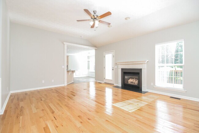 Foto del edificio - 102 Spring Creek Trail