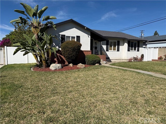 Building Photo - 9406 Rose Ave