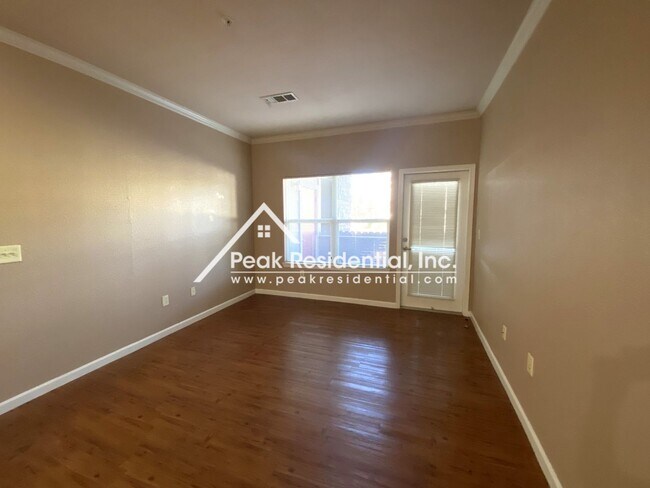 Building Photo - Bridgefield Condos - Wonderful Newer Antel...