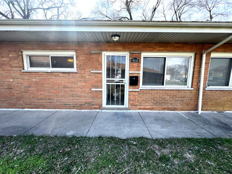 Primary Photo - 9136 S Anthony Ave