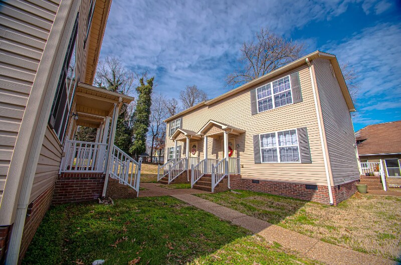 Primary Photo - 615 N High St