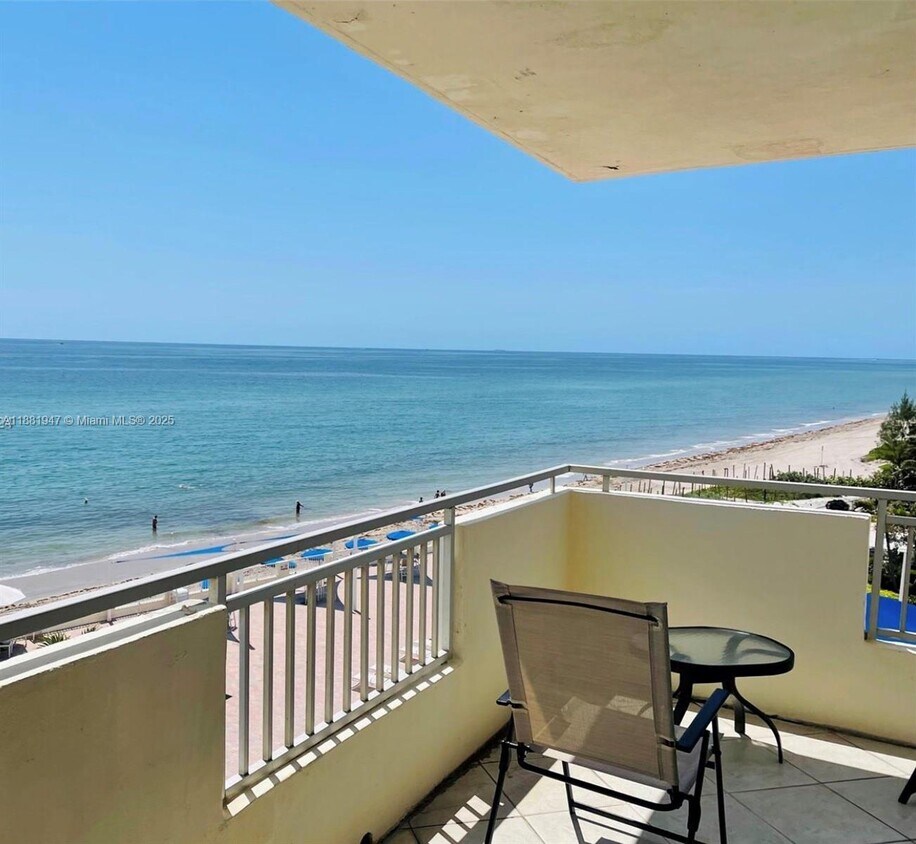 Foto principal - 3180 S Ocean Dr