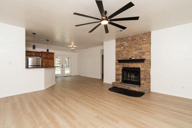 Foto del edificio - 2 Willow Ct