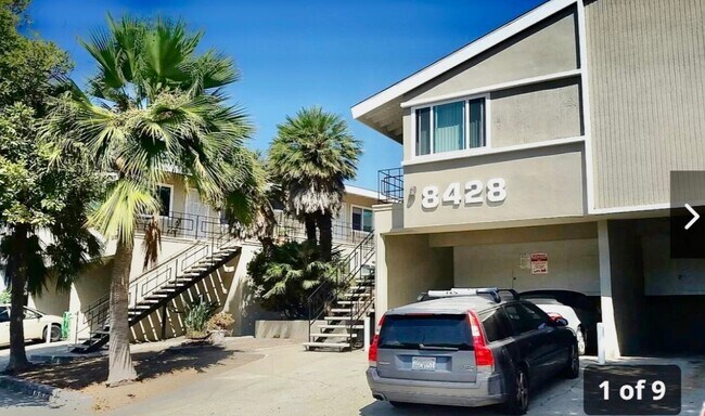 Foto del edificio - 8428 Gulana Ave