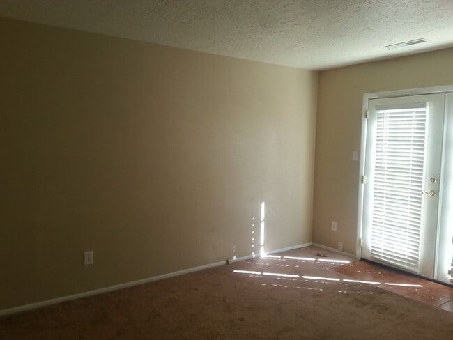 Building Photo - Riley Duplex